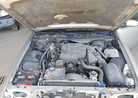 2005 Mercury Grand Marquis Ls/Lse from USA, damaged, VIN 2MEHM75W35X666628